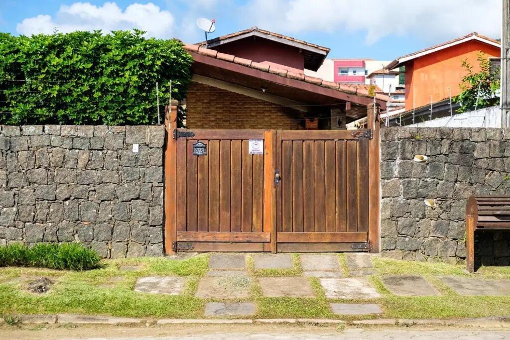 Bh4 - Bh4: Casa Com Piscina Ao Lado Da Praia Grande Ubatuba Kültér fotó