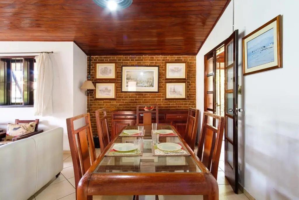 Bh4 - Bh4: Casa Com Piscina Ao Lado Da Praia Grande Ubatuba Kültér fotó