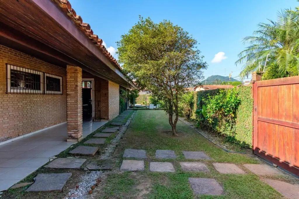 Bh4 - Bh4: Casa Com Piscina Ao Lado Da Praia Grande Ubatuba Kültér fotó